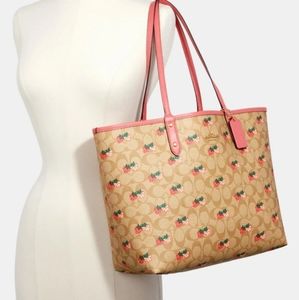 Reversible coach tote 🍓 strawberry print